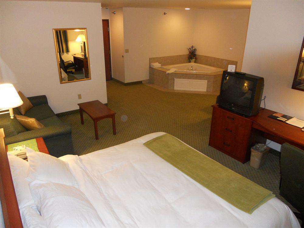 Crossings By Grandstay Inn & Suites Becker Eksteriør billede