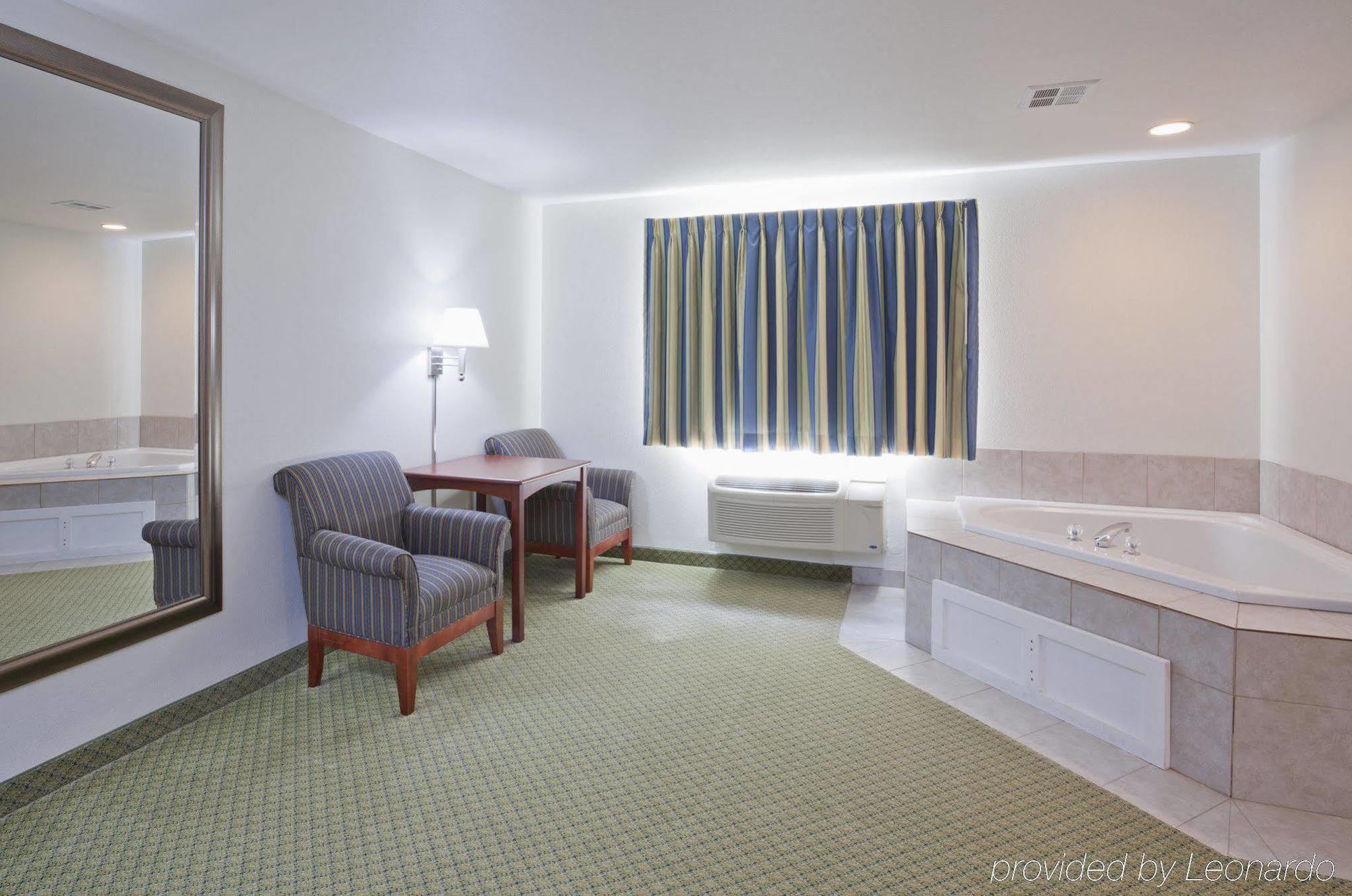 Crossings By Grandstay Inn & Suites Becker Eksteriør billede